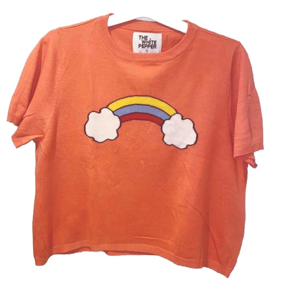 THE WHITE PEPPER RAINBOW KNOT TEE- LARGE-PreOwned